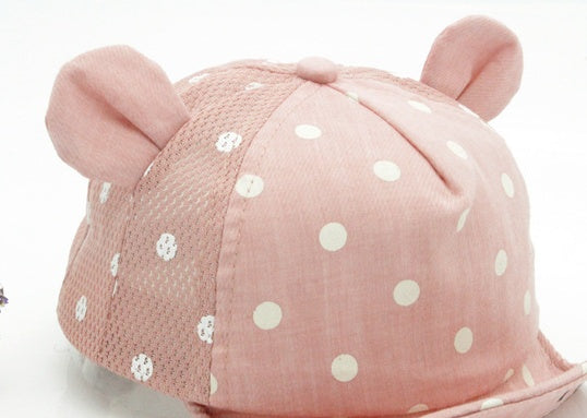 Keep your baby cool & protected with this adorable sun hat! Adjustable fit, breathable cotton & cute bear ears for ultimate style & comfort.