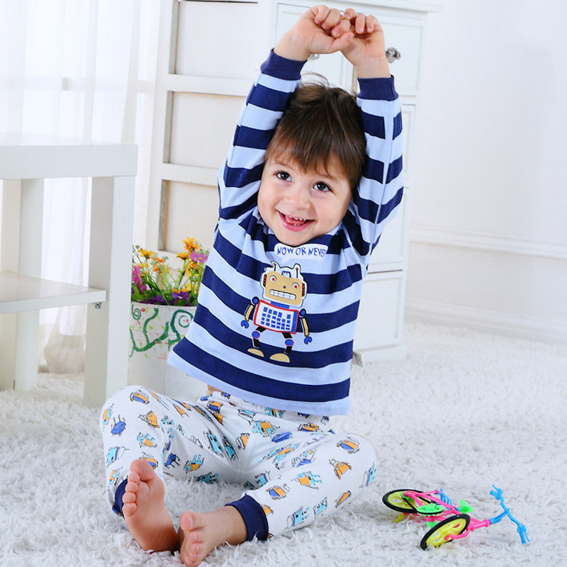 Snuggle up in our adorable long-sleeve kids’ pyjama set! Soft cotton fabric, cute cartoon prints, and a comfy fit make bedtime extra cozy.