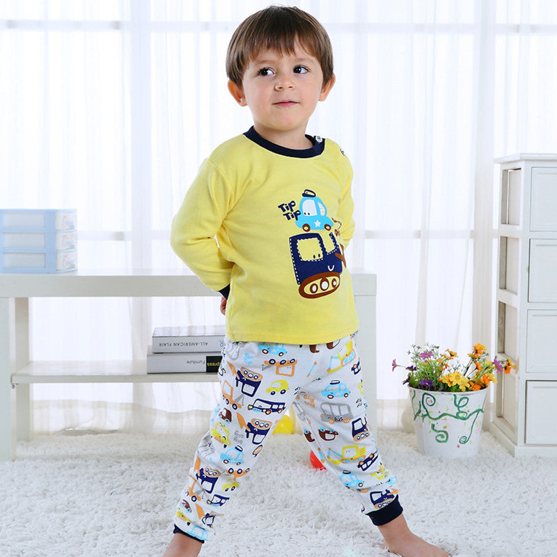 Snuggle up in our adorable long-sleeve kids’ pyjama set! Soft cotton fabric, cute cartoon prints, and a comfy fit make bedtime extra cozy.