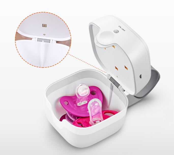 Keep your baby’s pacifiers clean and germ-free in just 3 minutes with this compact UV steriliser case. Perfect for travel and home use!