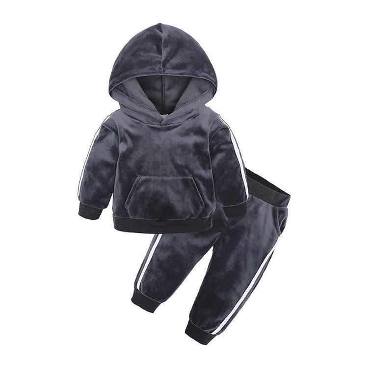 Keep your child warm & stylish with our luxe velour hoodie & jogger set. Plush, breathable & cozy for all-day comfort. Available now at Nova Bebe!