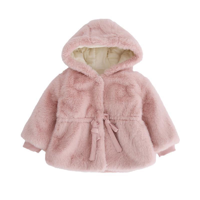 Keep your little one warm and stylish this winter with our plush baby winter coat. Soft faux fur, cozy lining & elegant design!