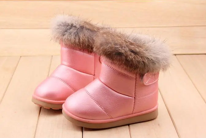 Keep your little one warm & stylish this winter with our premium faux fur-lined snow boots. Water-resistant, anti-slip, and ultra-comfortable – perfect for winter adventures!