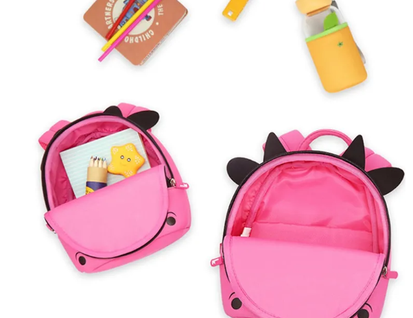 Make school fun with this adorable kids' backpack! Lightweight, waterproof, and perfect for school & daycare. Cute unicorn, bear & horse designs!