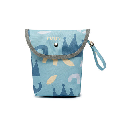 No bin? No worries! This waterproof, odour-proof nappy bag lets you store dirty nappies discreetly until you find a bin. Perfect for shopping, events & travel.