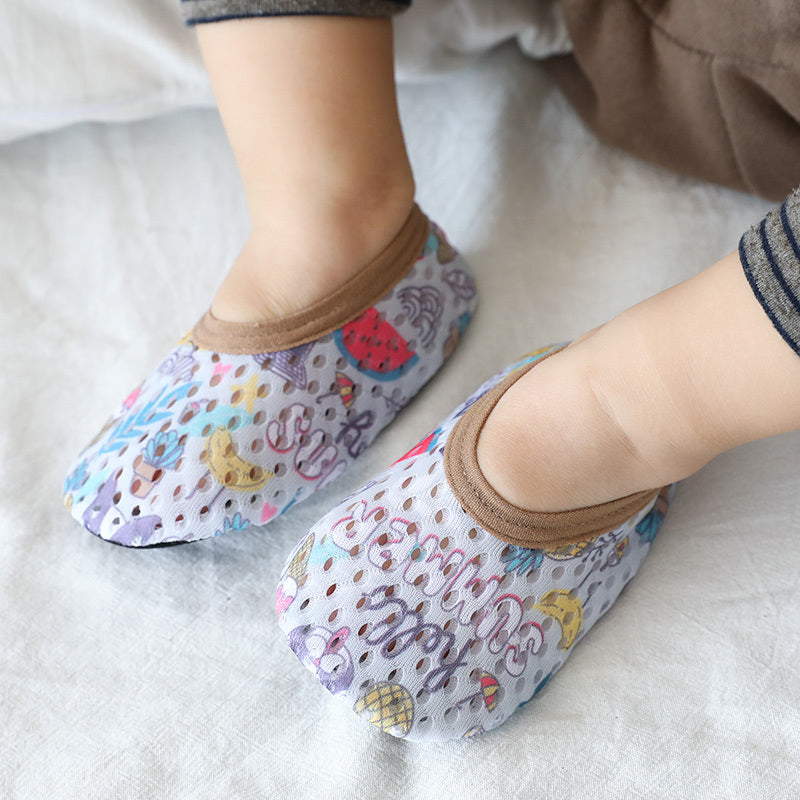 Lightweight & breathable mesh baby shoes with anti-slip sole – perfect for spring/summer walking fun.