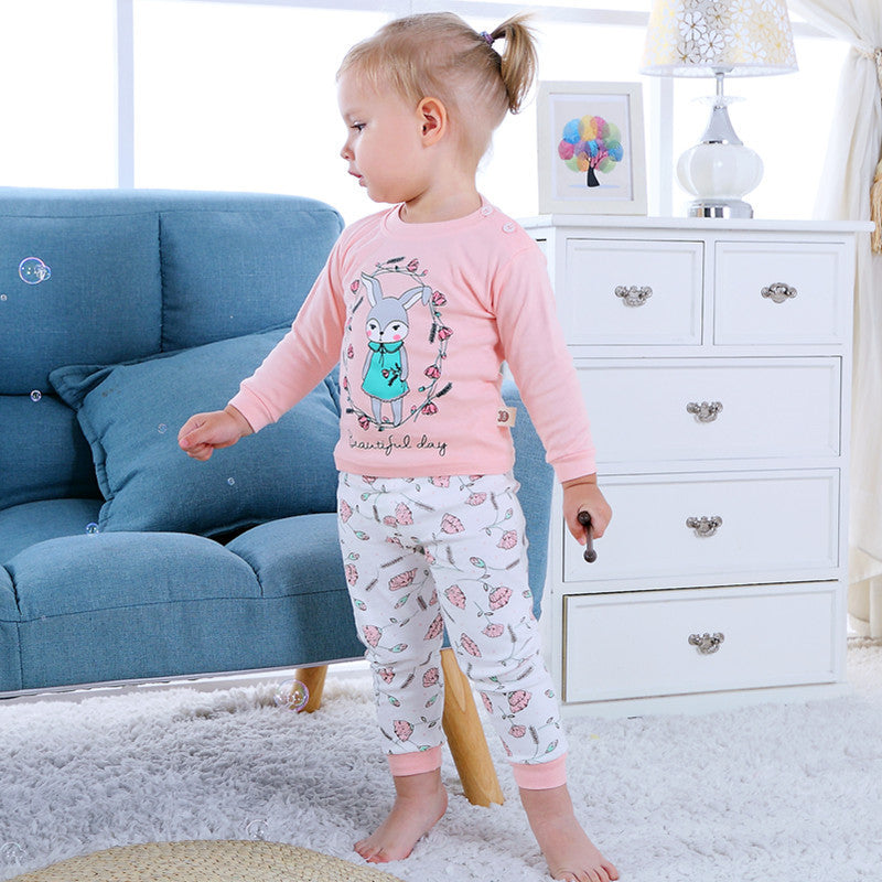 Snuggle up in our adorable long-sleeve kids’ pyjama set! Soft cotton fabric, cute cartoon prints, and a comfy fit make bedtime extra cozy.
