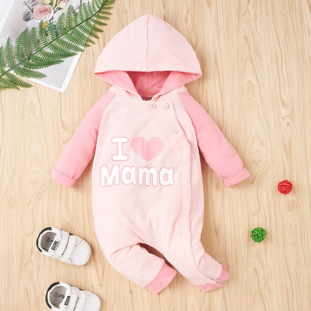 Wrap your baby in love with the Luxe "I ❤️ Mama" Hooded Romper! Ultra-soft cotton, snap-button closure & warm hood, perfect for cuddles & play.