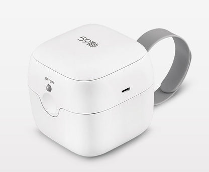 Keep your baby’s pacifiers clean and germ-free in just 3 minutes with this compact UV steriliser case. Perfect for travel and home use!