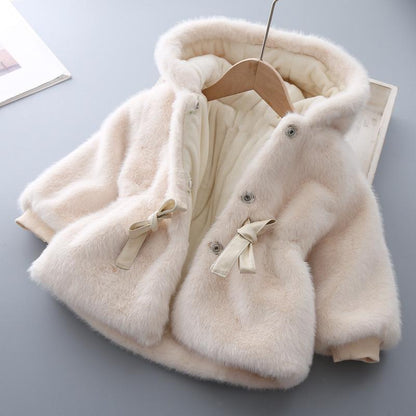Keep your little one warm and stylish this winter with our plush baby winter coat. Soft faux fur, cozy lining & elegant design!