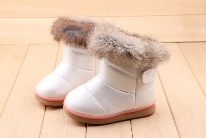 Keep your little one warm & stylish this winter with our premium faux fur-lined snow boots. Water-resistant, anti-slip, and ultra-comfortable – perfect for winter adventures!