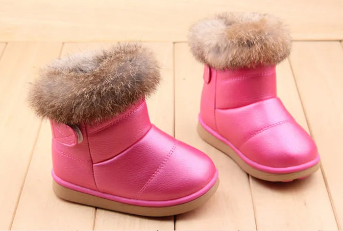Keep your little one warm & stylish this winter with our premium faux fur-lined snow boots. Water-resistant, anti-slip, and ultra-comfortable – perfect for winter adventures!